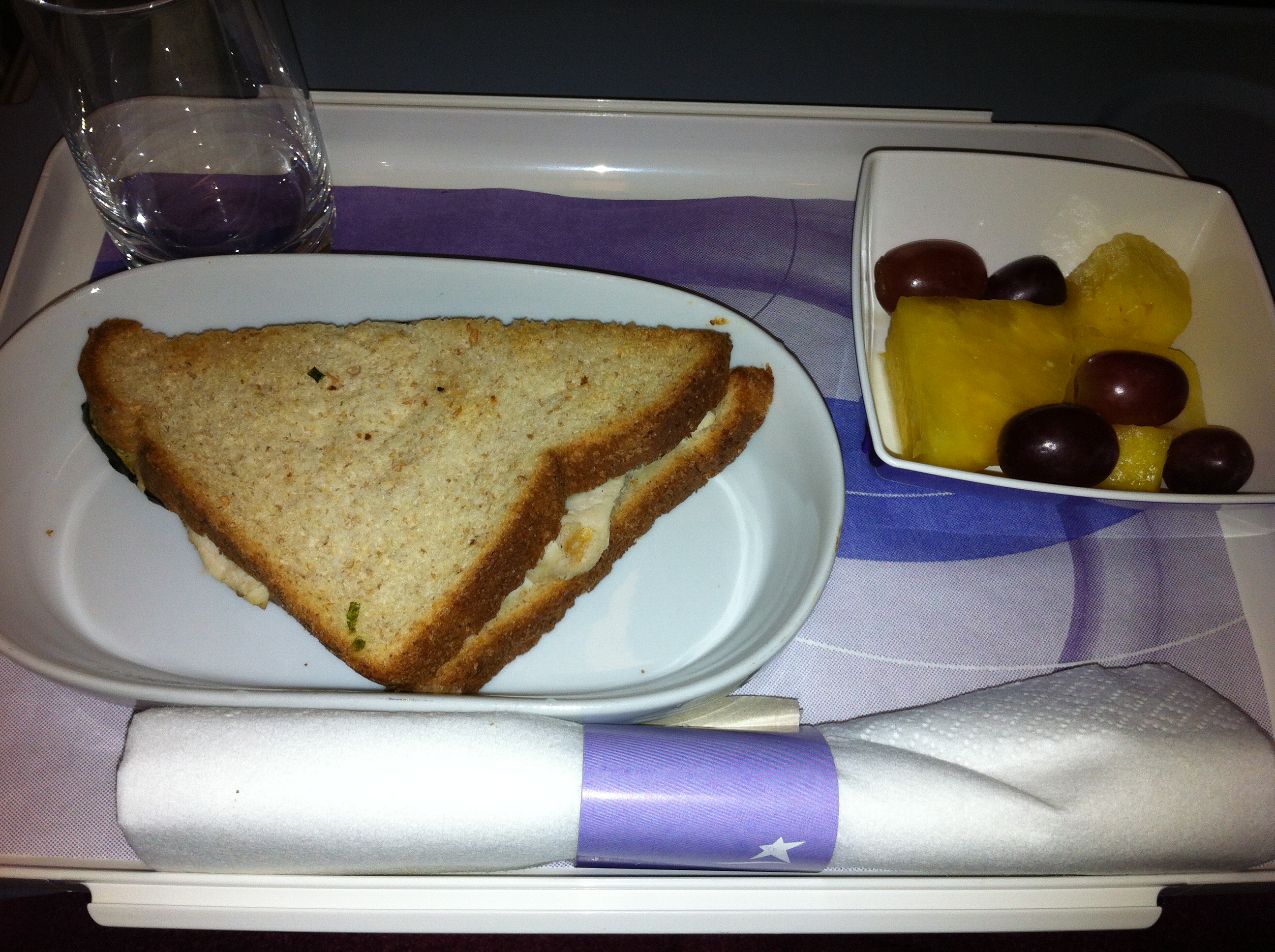 No avião: lanche-jantar da Lan