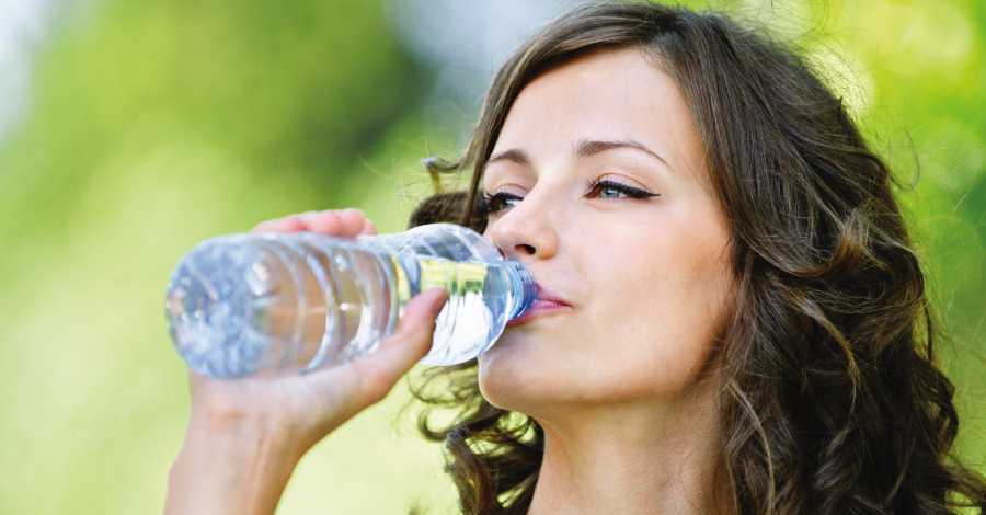 10 Sinais de que você está bebendo pouca água