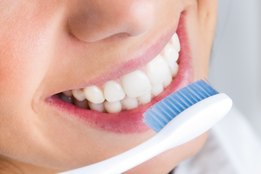Escova de dentes: 10 dicas para manter sua escova longe de bactérias